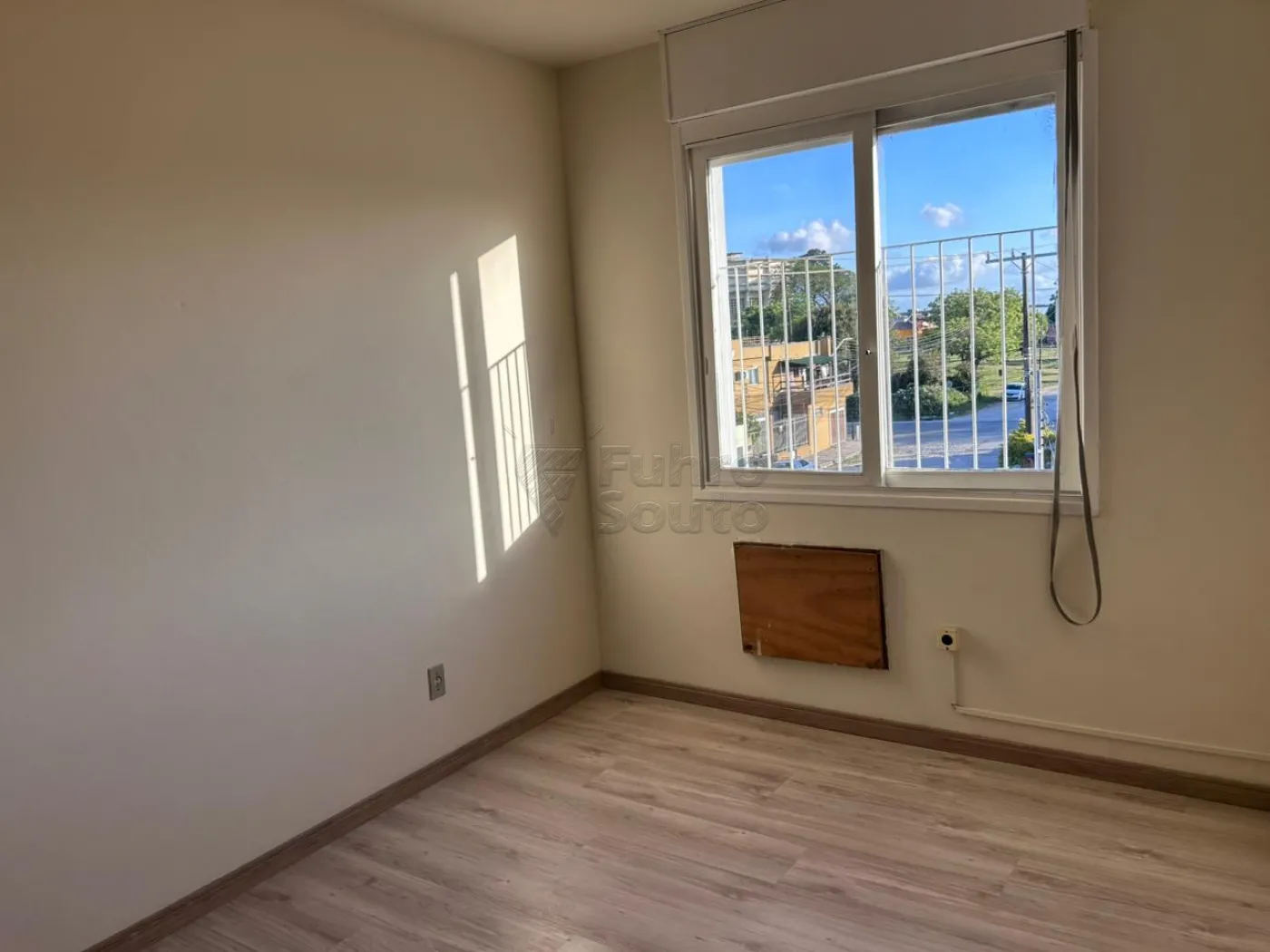 Comprar Apartamento / Padrão em Pelotas R$ 170.000,00 - Foto 1