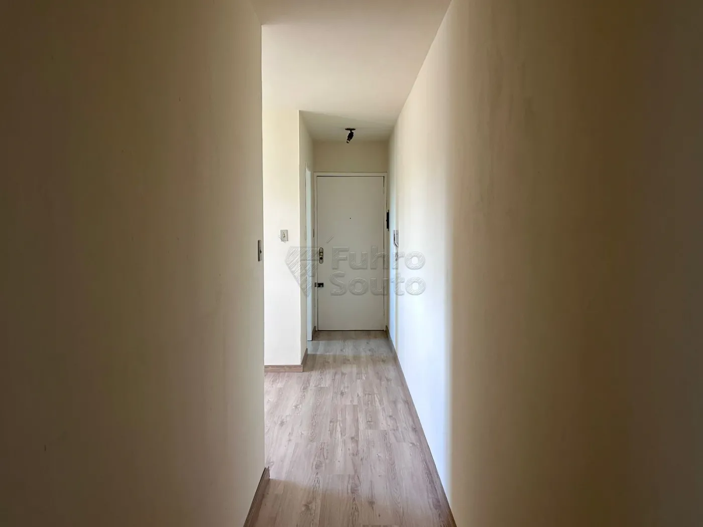 Comprar Apartamento / Padrão em Pelotas R$ 170.000,00 - Foto 4