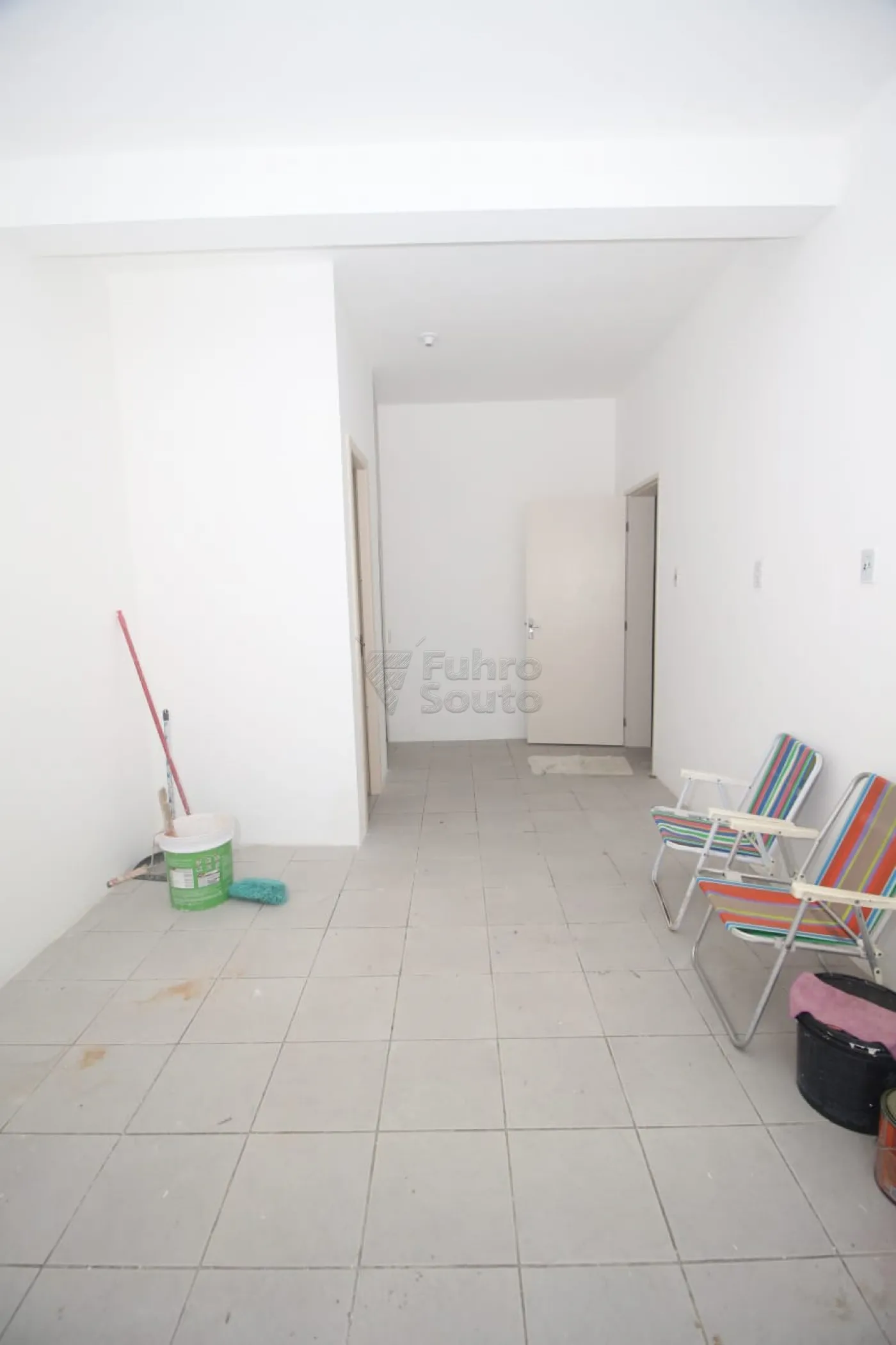 Alugar Comercial / Sala Fora de Condomínio em Pelotas R$ 700,00 - Foto 3