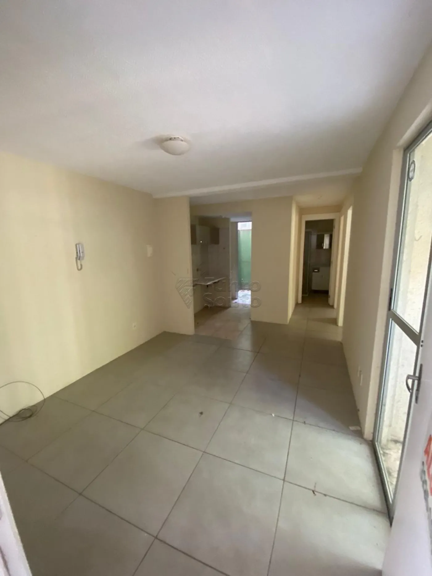 Alugar Apartamento / Padrão em Pelotas R$ 750,00 - Foto 1