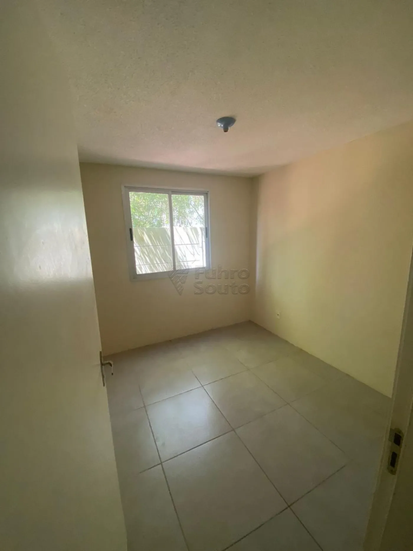 Alugar Apartamento / Padrão em Pelotas R$ 750,00 - Foto 6