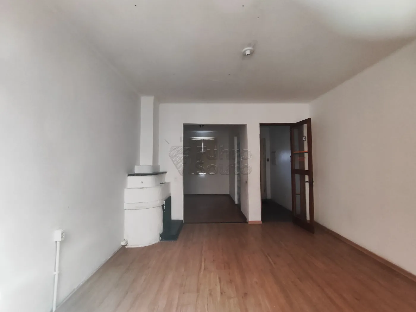 Comprar Casa / Padrão em Pelotas R$ 520.000,00 - Foto 1