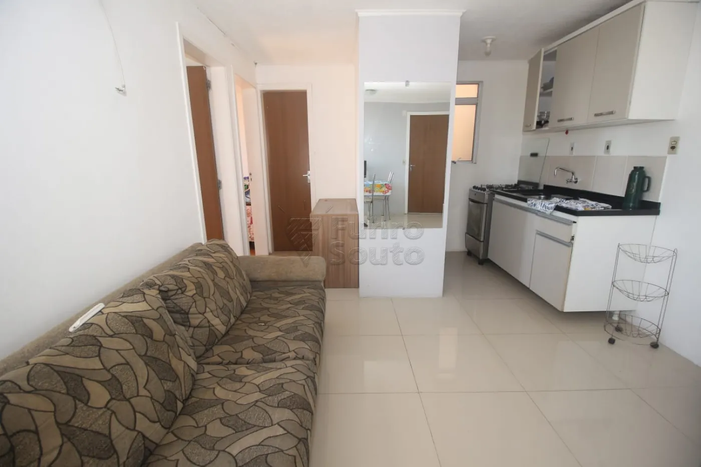 Alugar Apartamento / Padrão em Pelotas R$ 950,00 - Foto 4