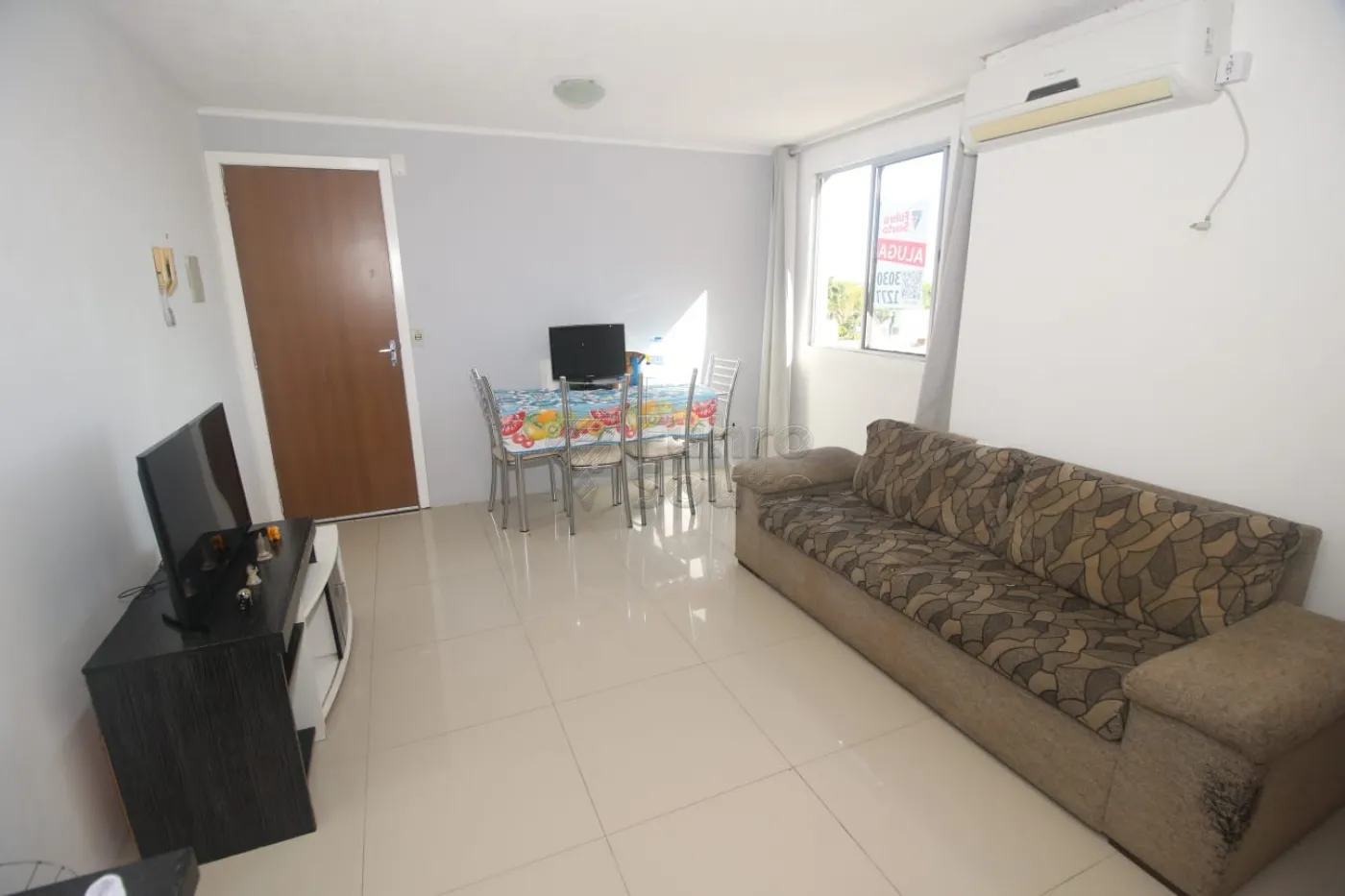 Alugar Apartamento / Padrão em Pelotas R$ 950,00 - Foto 2