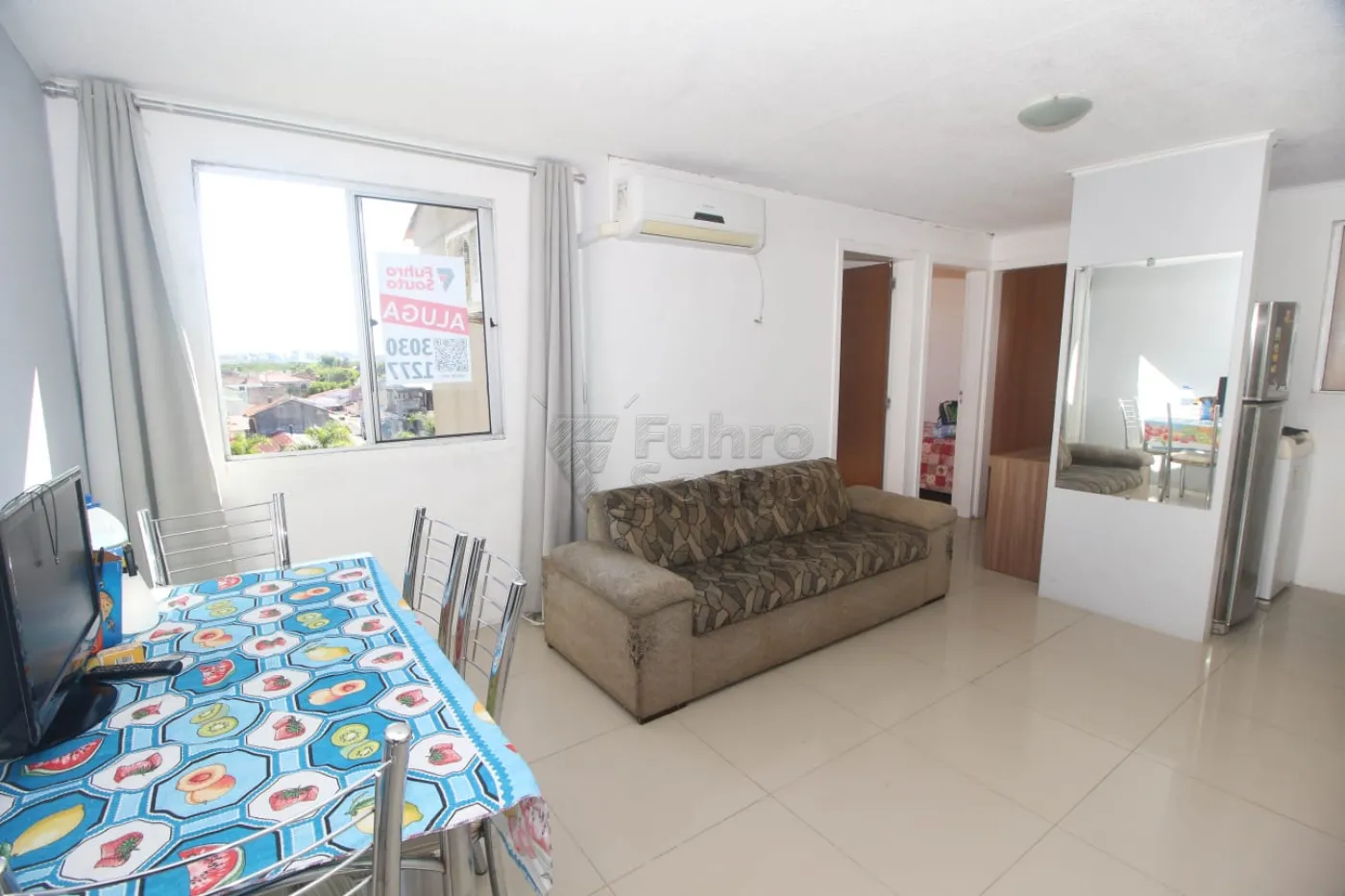 Alugar Apartamento / Padrão em Pelotas R$ 950,00 - Foto 1