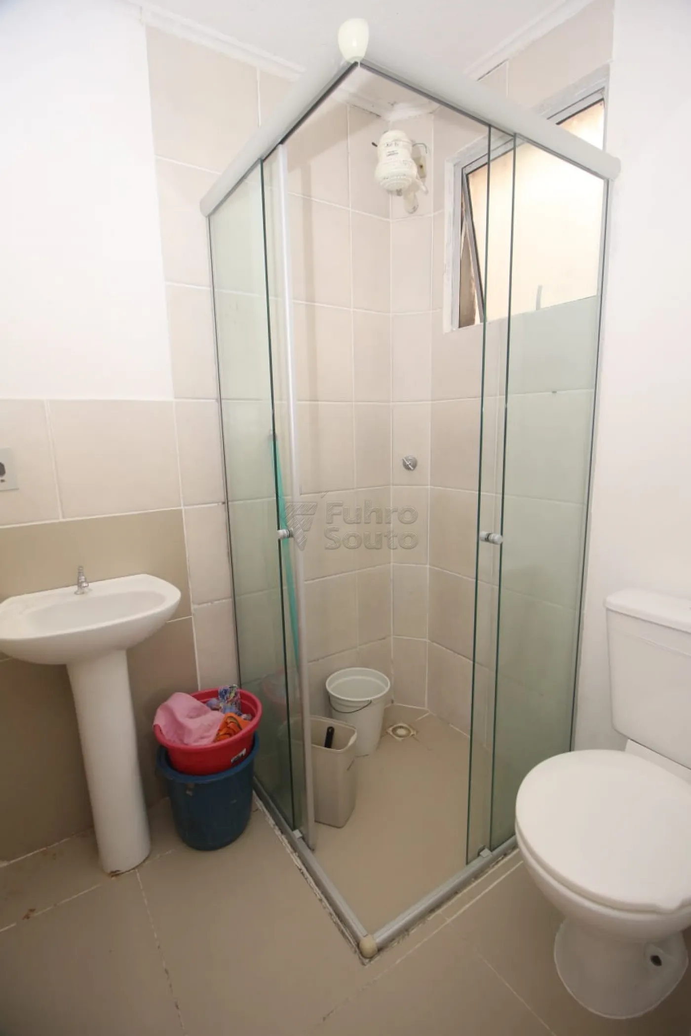 Alugar Apartamento / Padrão em Pelotas R$ 950,00 - Foto 9