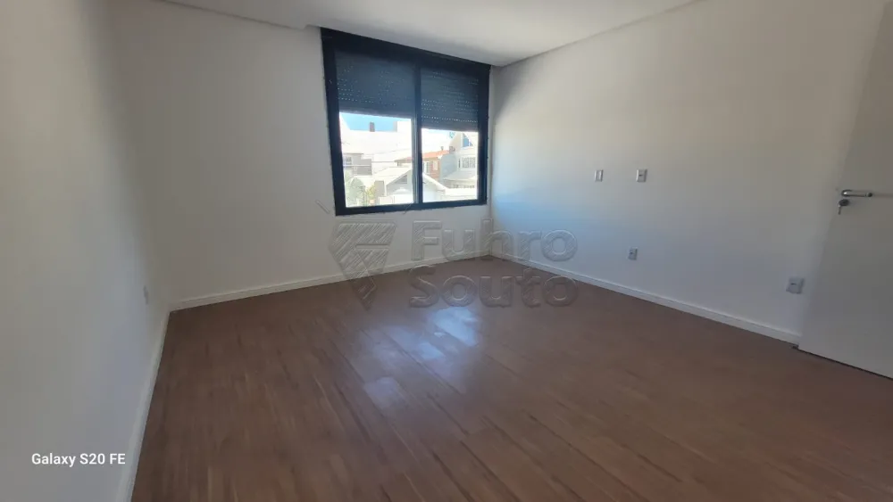 Dormitório Comprar Casa / Padrão em Pelotas R$ 1.290.000,00 - Foto 6