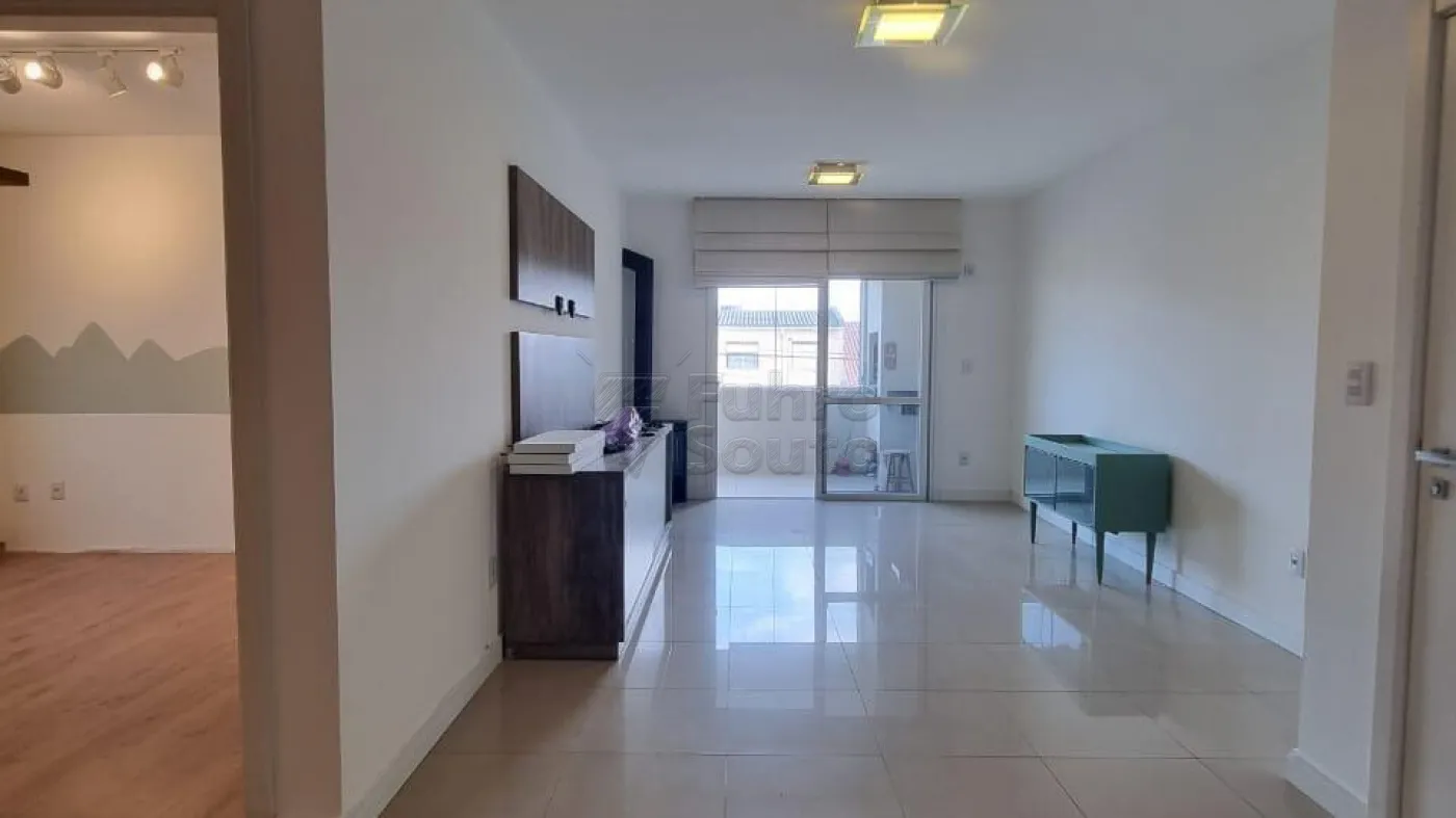 Comprar Apartamento / Padrão em Pelotas R$ 430.000,00 - Foto 3