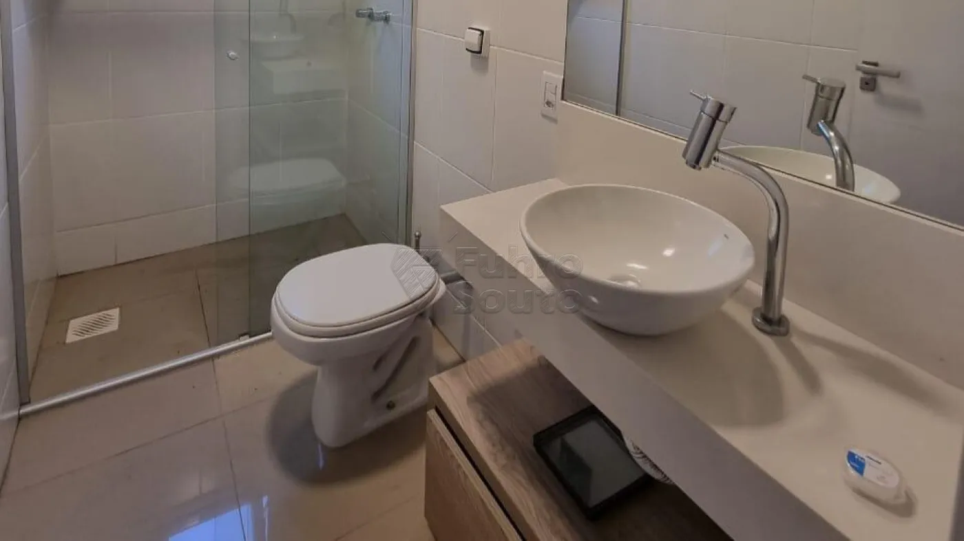 Comprar Apartamento / Padrão em Pelotas R$ 430.000,00 - Foto 14