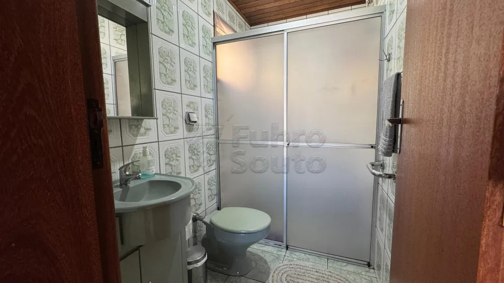 Comprar Casa / Padrão em Pelotas R$ 390.000,00 - Foto 4