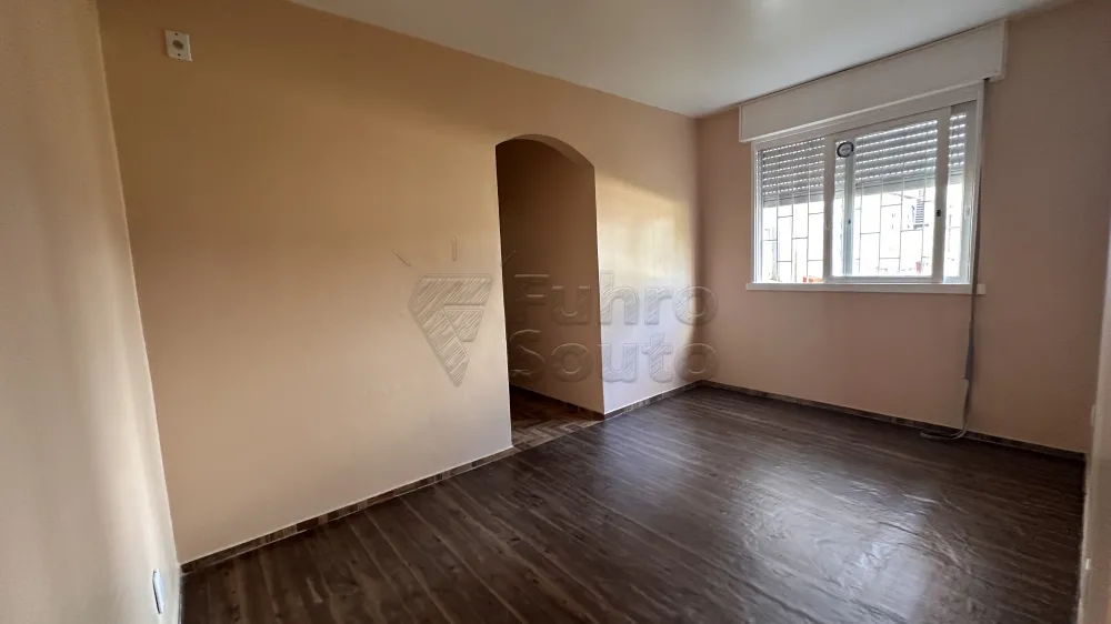 Comprar Apartamento / Padrão em Pelotas R$ 230.000,00 - Foto 1