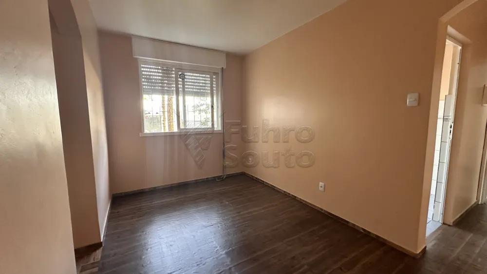 Comprar Apartamento / Padrão em Pelotas R$ 230.000,00 - Foto 2