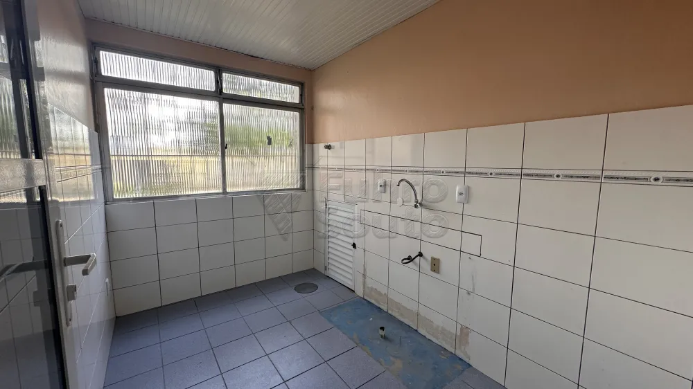 Comprar Apartamento / Padrão em Pelotas R$ 230.000,00 - Foto 4