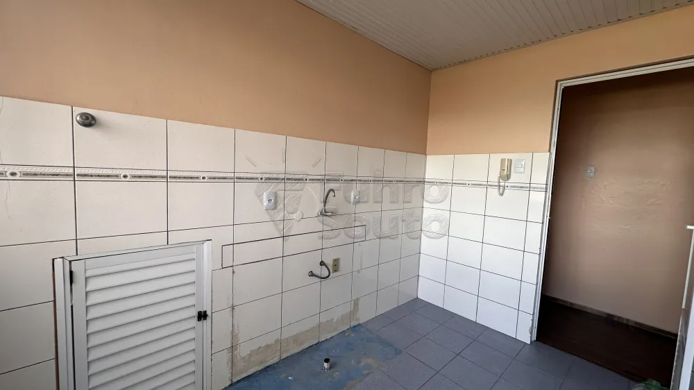 Comprar Apartamento / Padrão em Pelotas R$ 230.000,00 - Foto 5