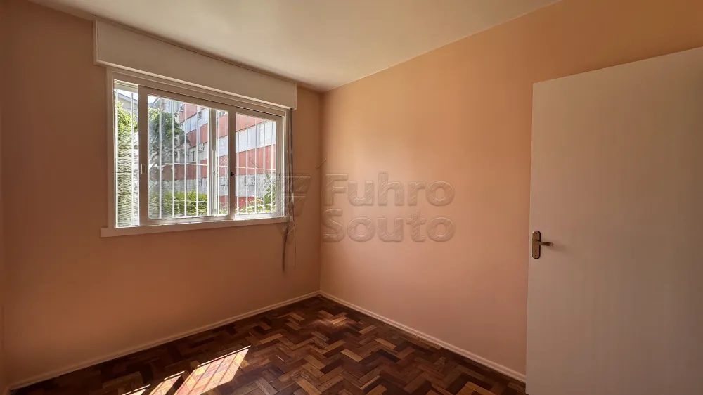 Comprar Apartamento / Padrão em Pelotas R$ 230.000,00 - Foto 6