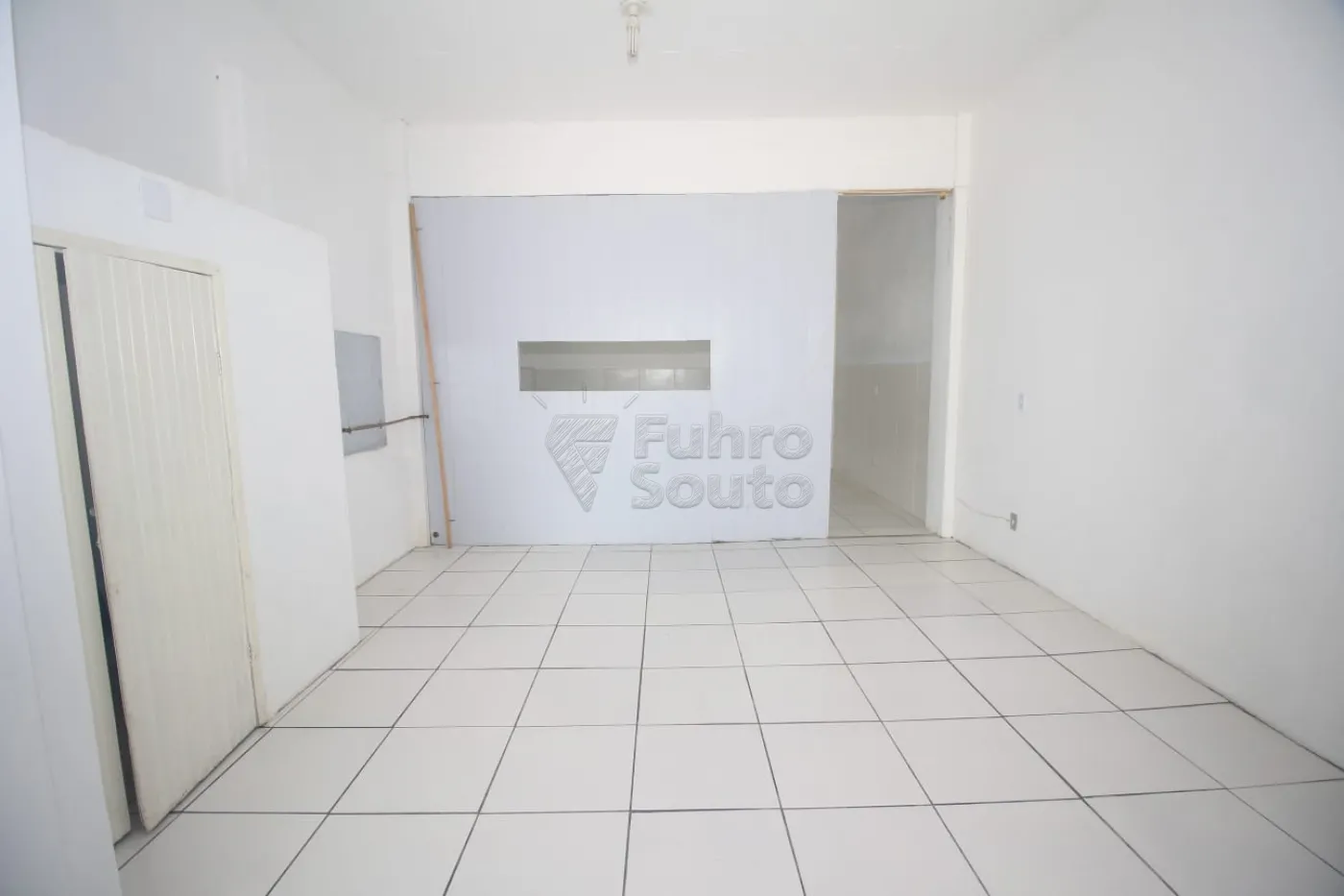 Alugar Comercial / Sala Fora de Condomínio em Pelotas R$ 2.200,00 - Foto 6