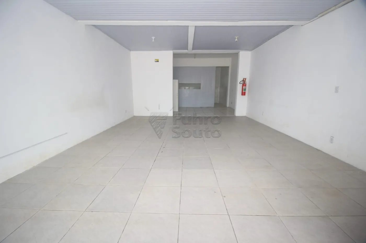 Alugar Comercial / Sala Fora de Condomínio em Pelotas R$ 2.200,00 - Foto 8