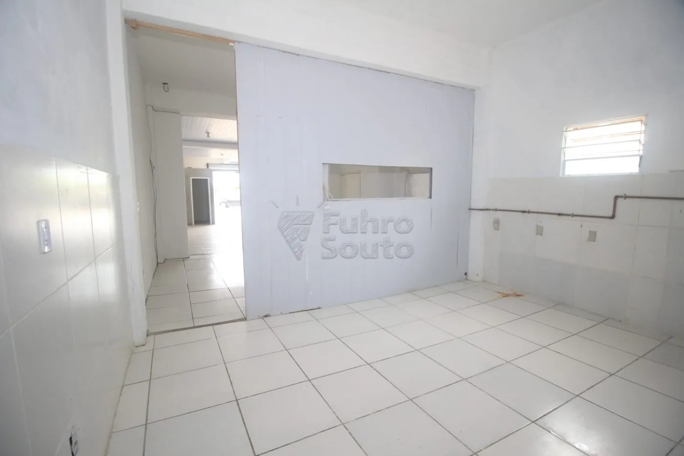 Alugar Comercial / Sala Fora de Condomínio em Pelotas R$ 2.200,00 - Foto 11