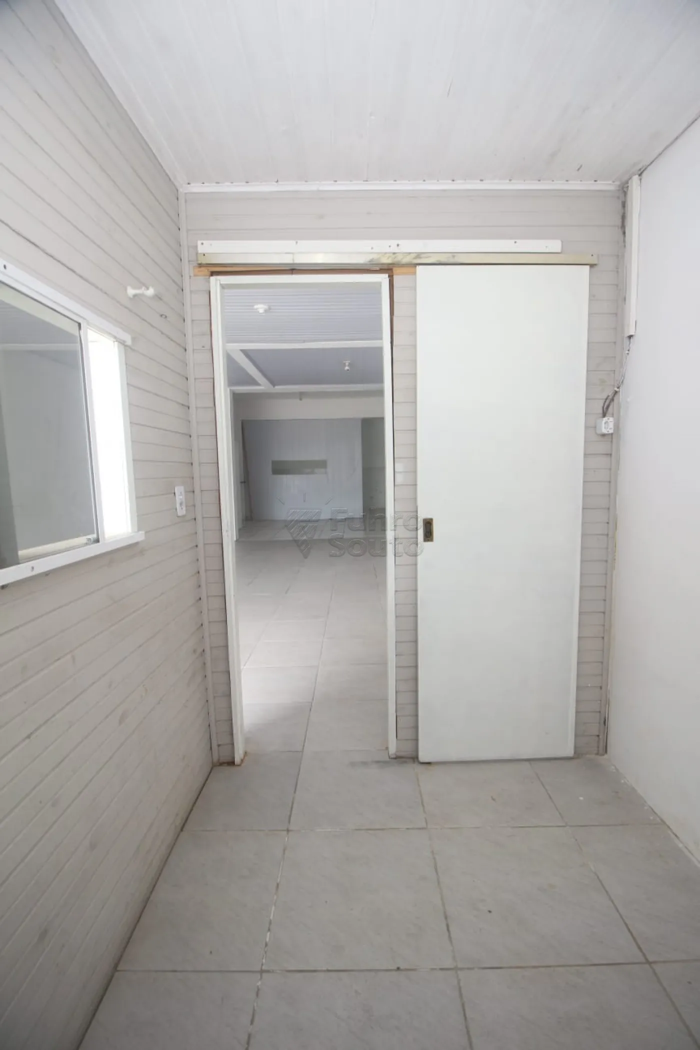 Alugar Comercial / Sala Fora de Condomínio em Pelotas R$ 2.200,00 - Foto 15