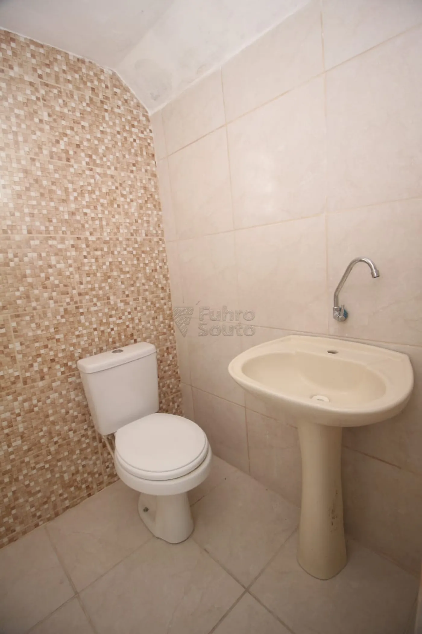 Alugar Comercial / Sala Fora de Condomínio em Pelotas R$ 2.200,00 - Foto 17