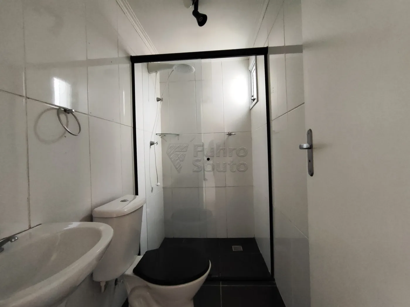 Comprar Apartamento / Padrão em Pelotas R$ 230.000,00 - Foto 7