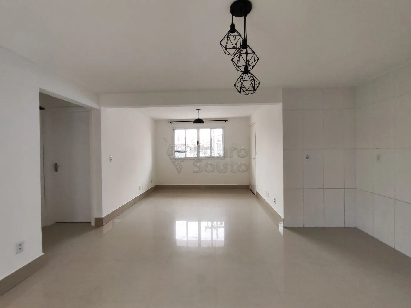 Comprar Apartamento / Padrão em Pelotas R$ 230.000,00 - Foto 3
