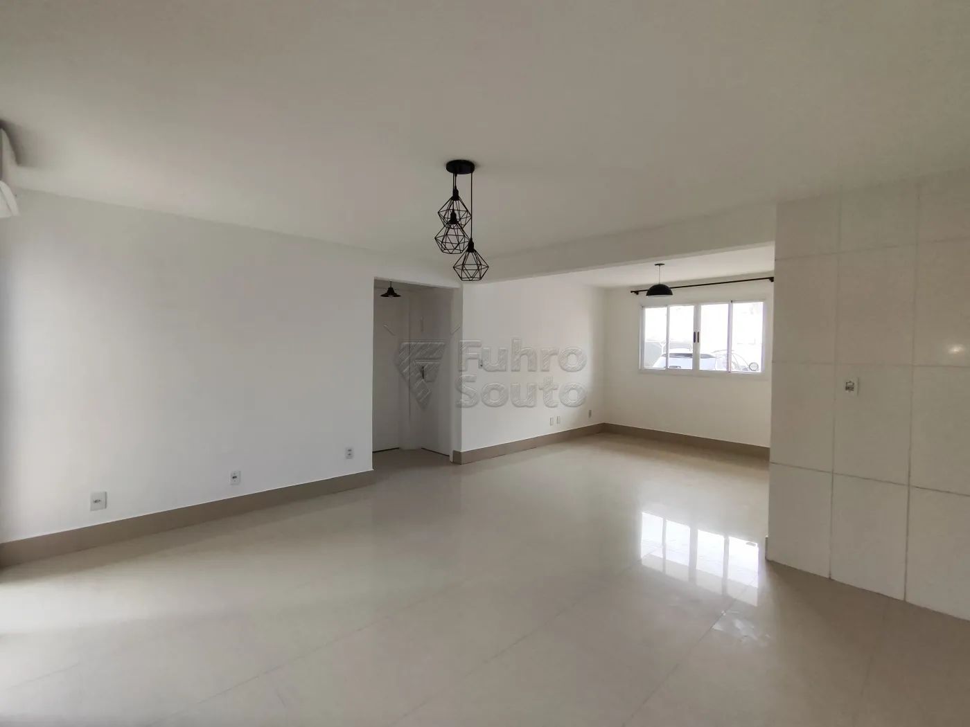 Comprar Apartamento / Padrão em Pelotas R$ 230.000,00 - Foto 2