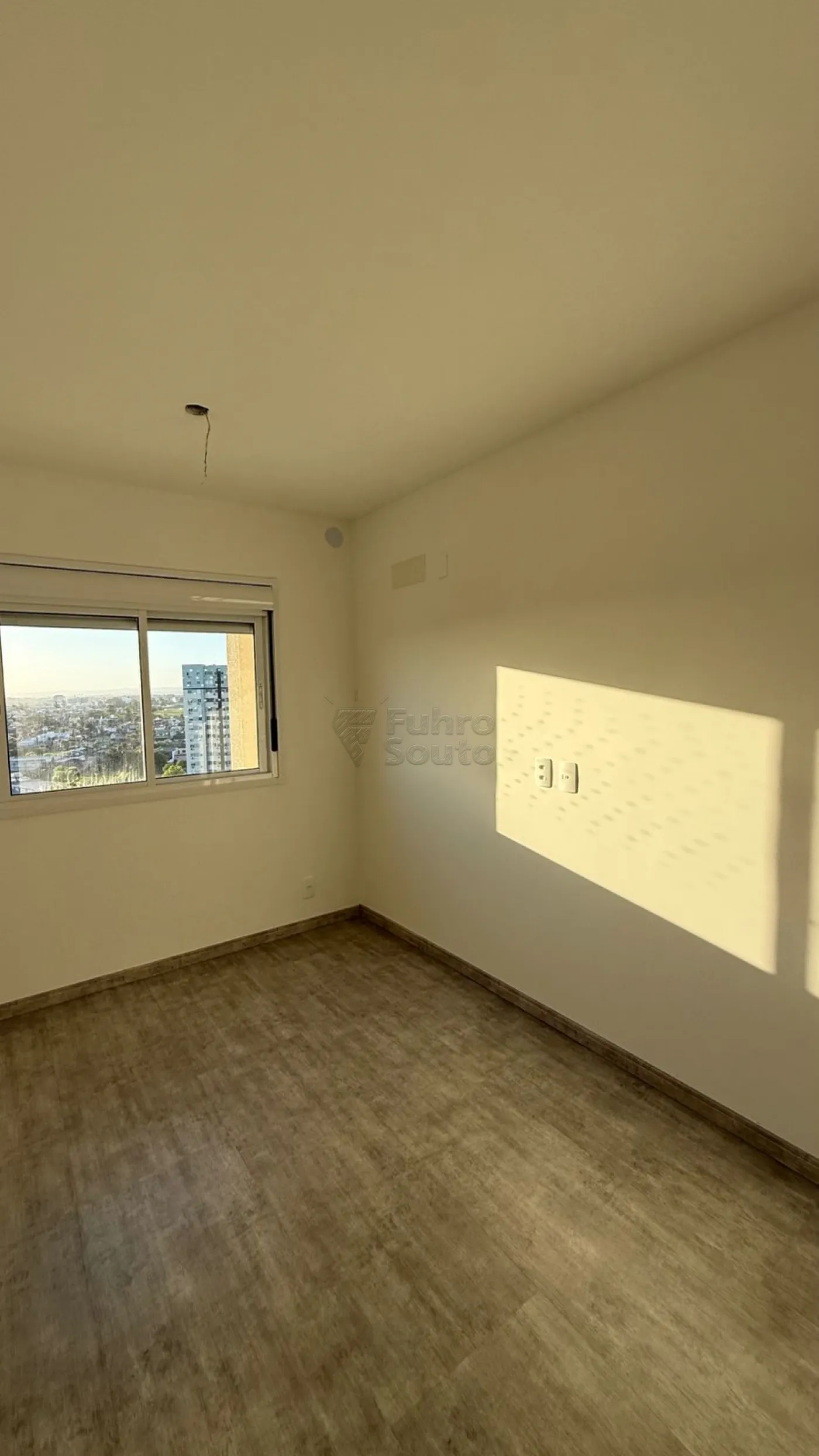 Alugar Apartamento / Padrão em Pelotas R$ 2.970,00 - Foto 17