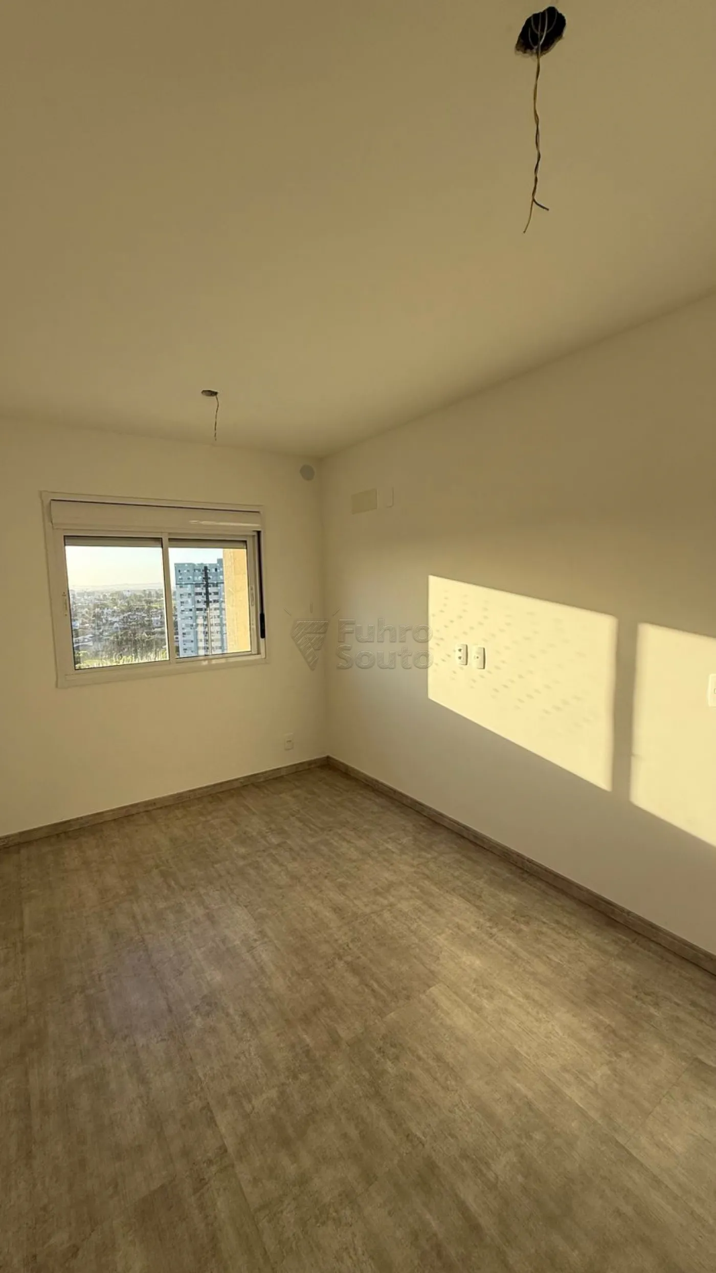 Alugar Apartamento / Padrão em Pelotas R$ 2.970,00 - Foto 12