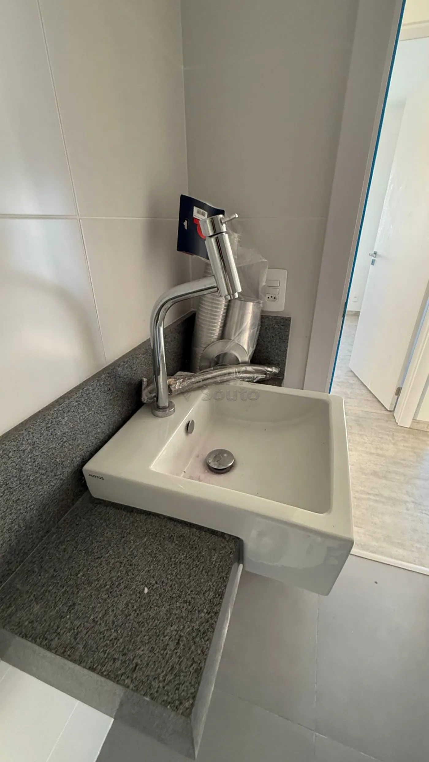 Alugar Apartamento / Padrão em Pelotas R$ 2.970,00 - Foto 27