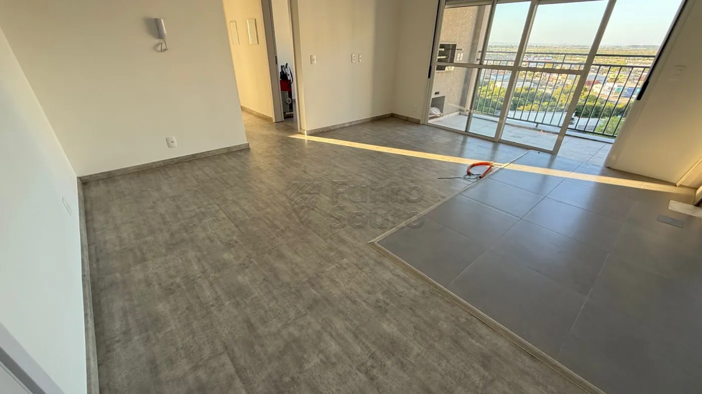 Alugar Apartamento / Padrão em Pelotas R$ 2.970,00 - Foto 1