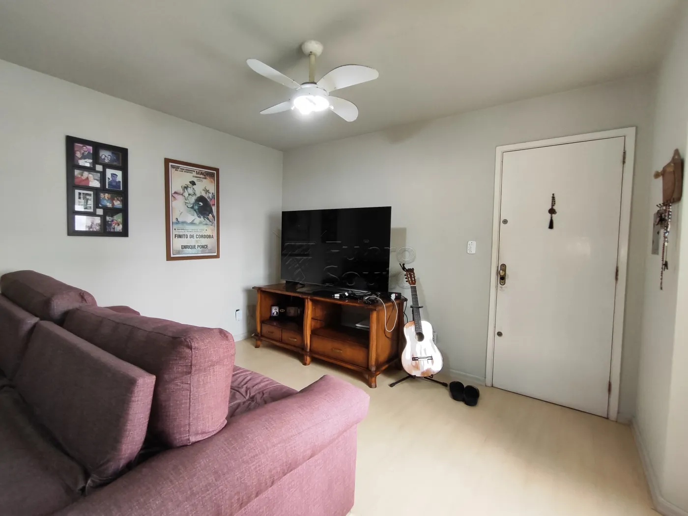 Comprar Apartamento / Padrão em Pelotas R$ 240.000,00 - Foto 2