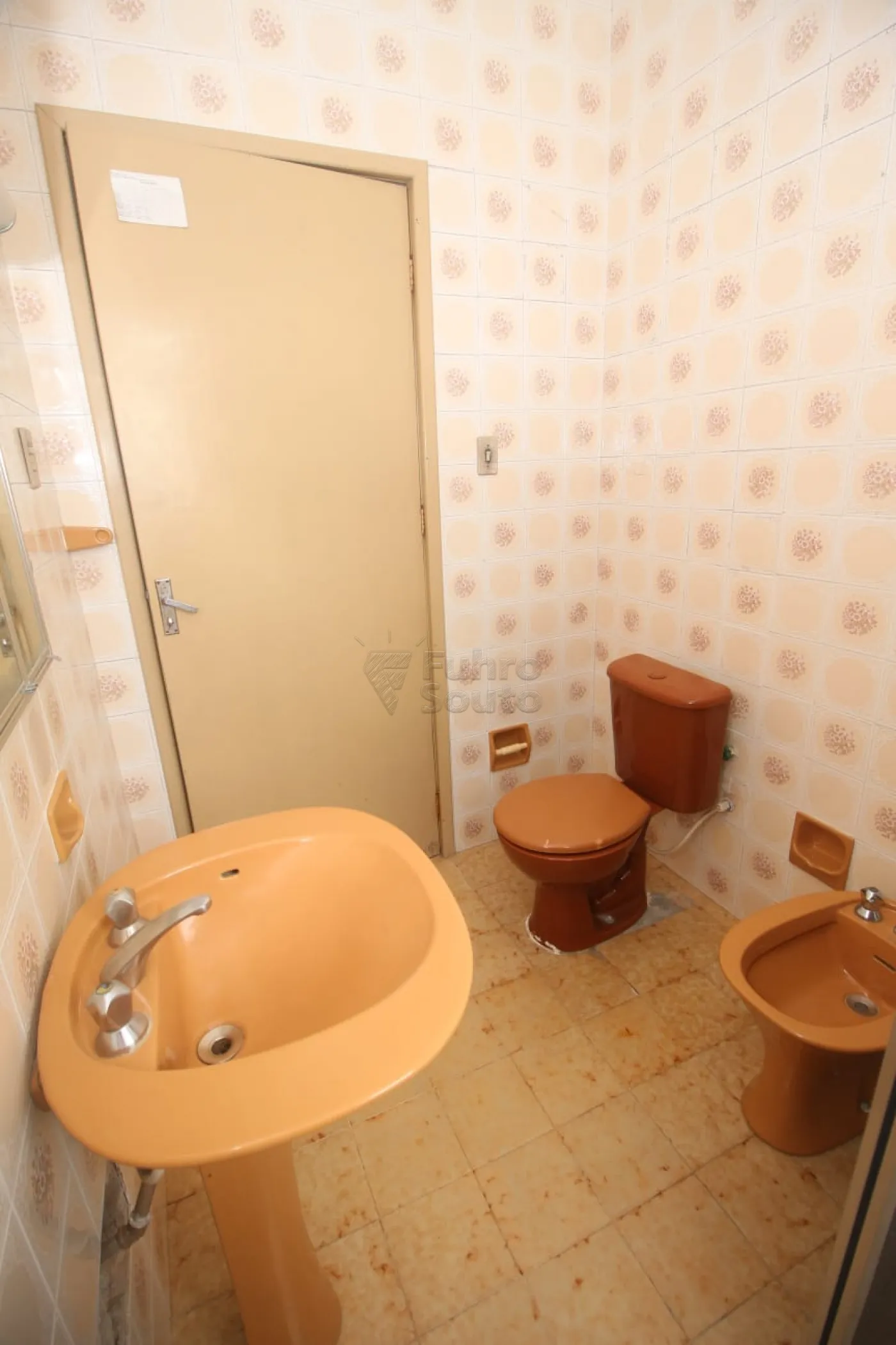 Alugar Apartamento / Fora de Condomínio em Pelotas R$ 1.900,00 - Foto 42