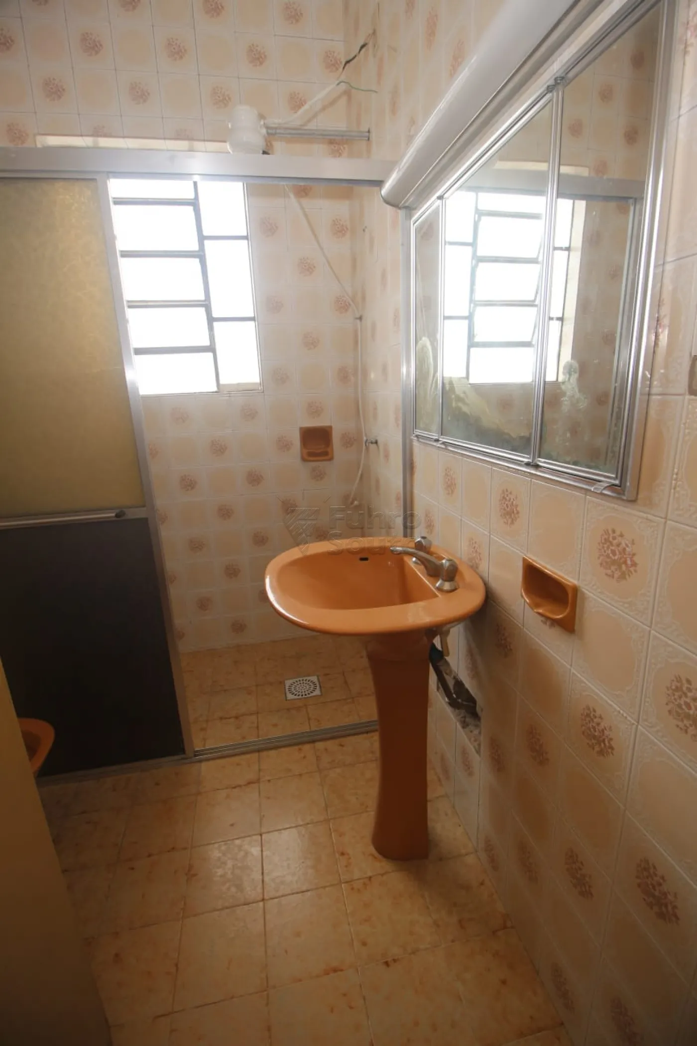 Alugar Apartamento / Fora de Condomínio em Pelotas R$ 1.900,00 - Foto 40