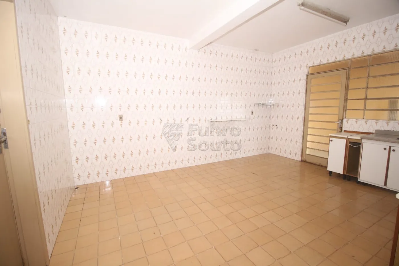 Alugar Apartamento / Fora de Condomínio em Pelotas R$ 1.900,00 - Foto 35