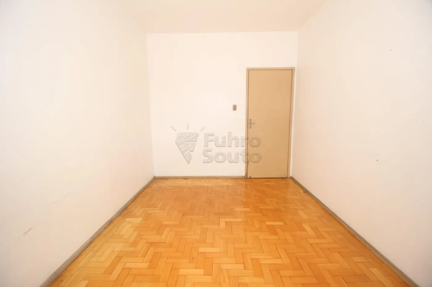 Alugar Apartamento / Fora de Condomínio em Pelotas R$ 1.900,00 - Foto 31
