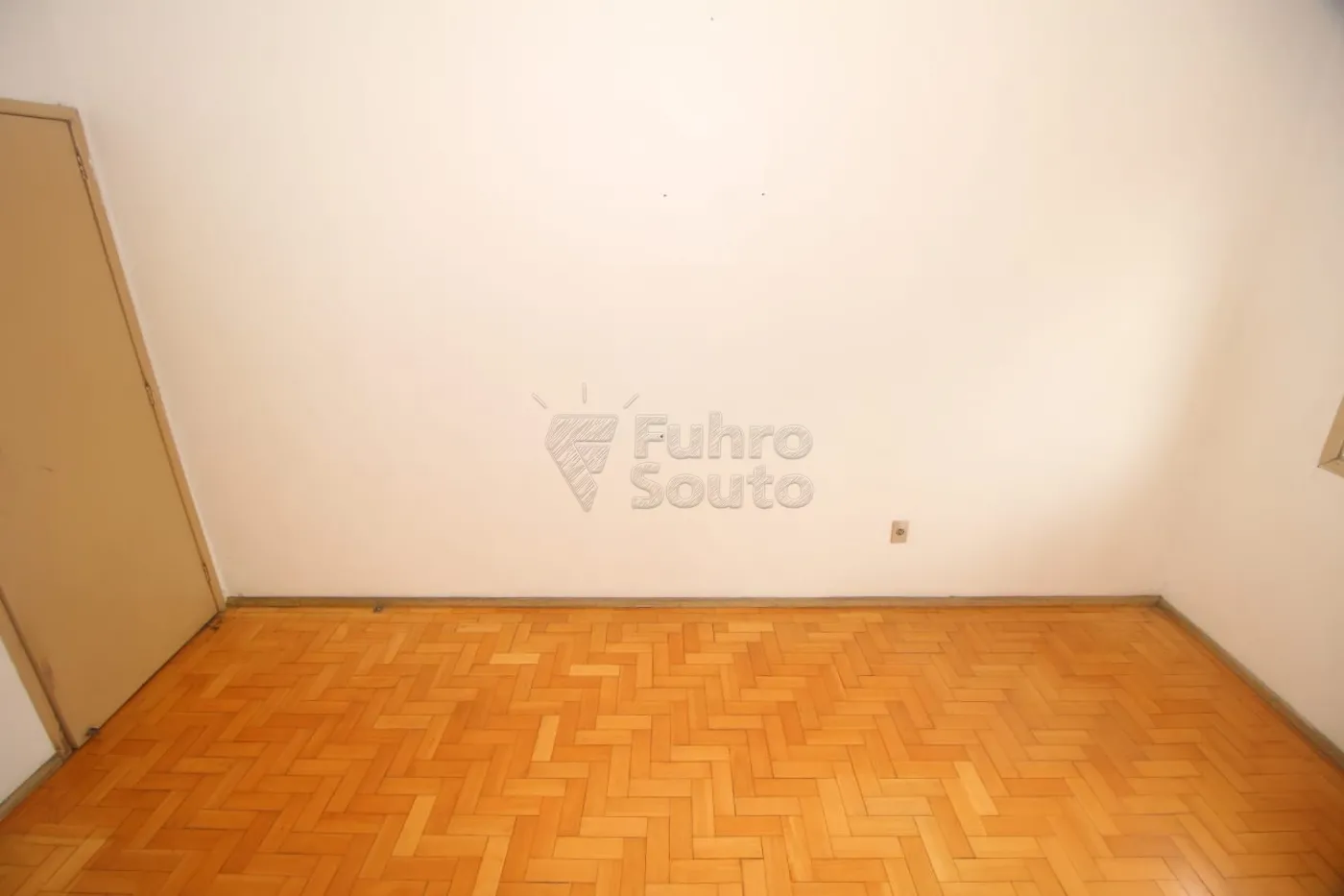 Alugar Apartamento / Fora de Condomínio em Pelotas R$ 1.900,00 - Foto 30