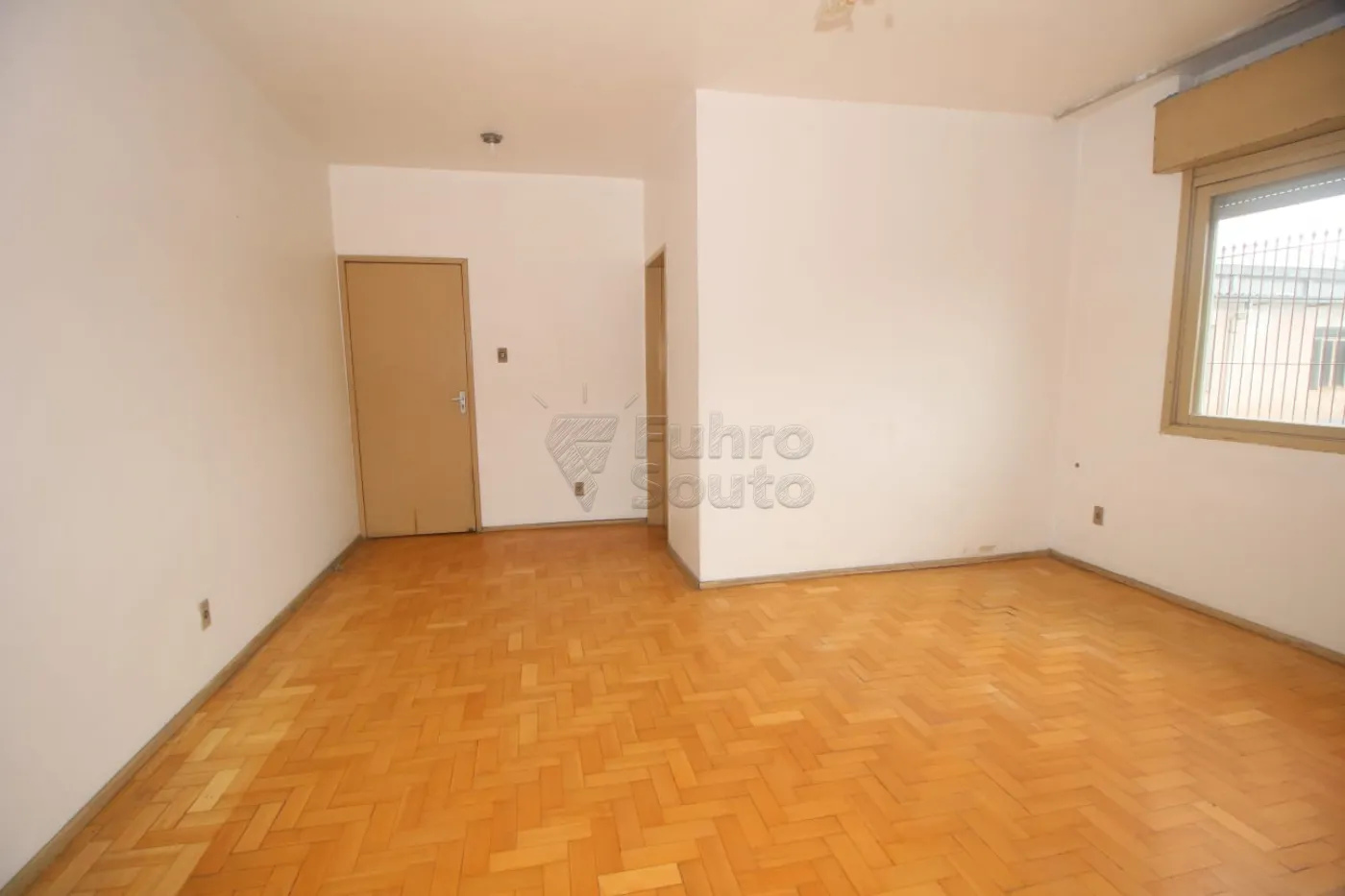 Alugar Apartamento / Fora de Condomínio em Pelotas R$ 1.900,00 - Foto 13