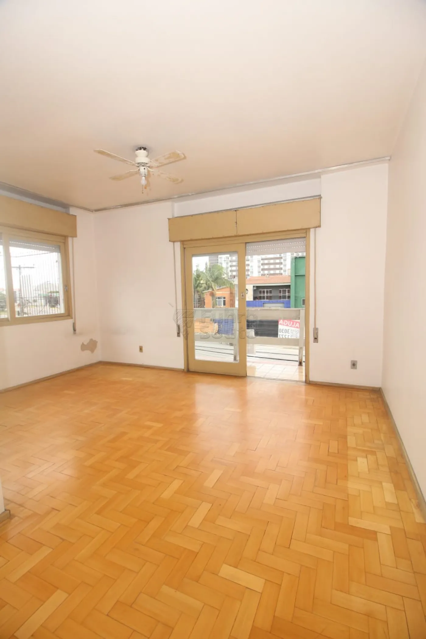 Alugar Apartamento / Fora de Condomínio em Pelotas R$ 1.900,00 - Foto 11