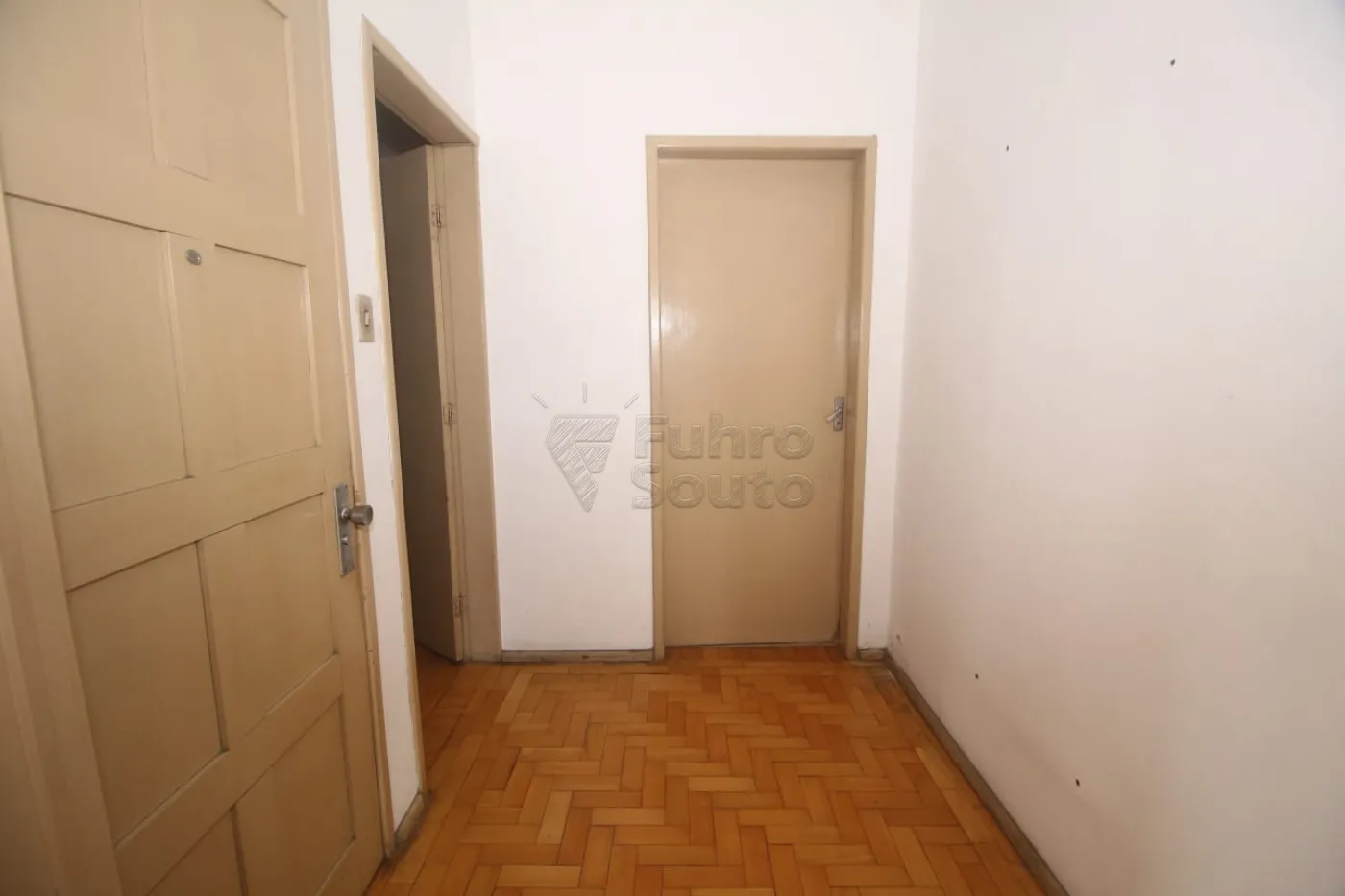 Alugar Apartamento / Fora de Condomínio em Pelotas R$ 1.900,00 - Foto 9