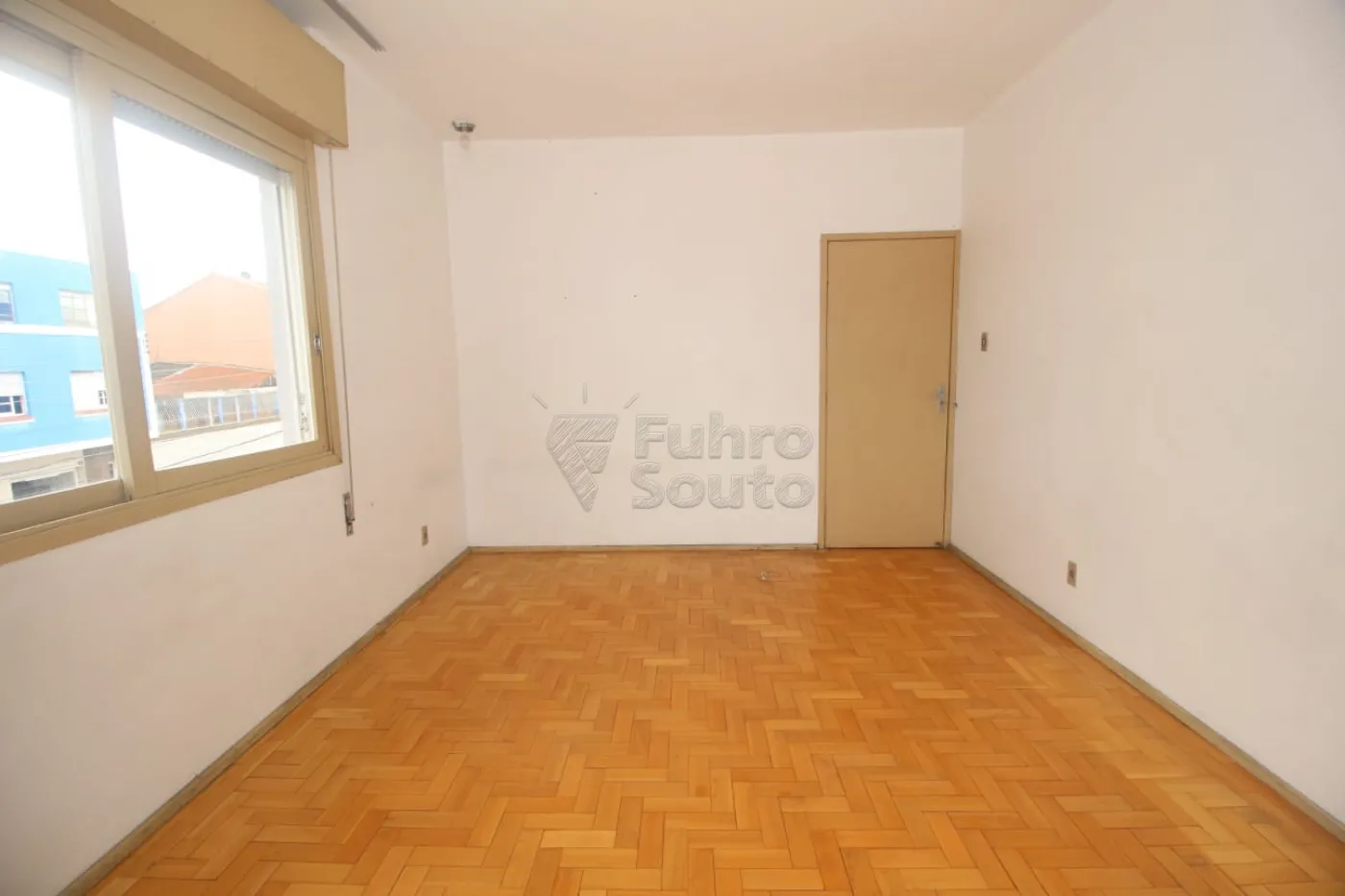 Alugar Apartamento / Fora de Condomínio em Pelotas R$ 1.900,00 - Foto 4