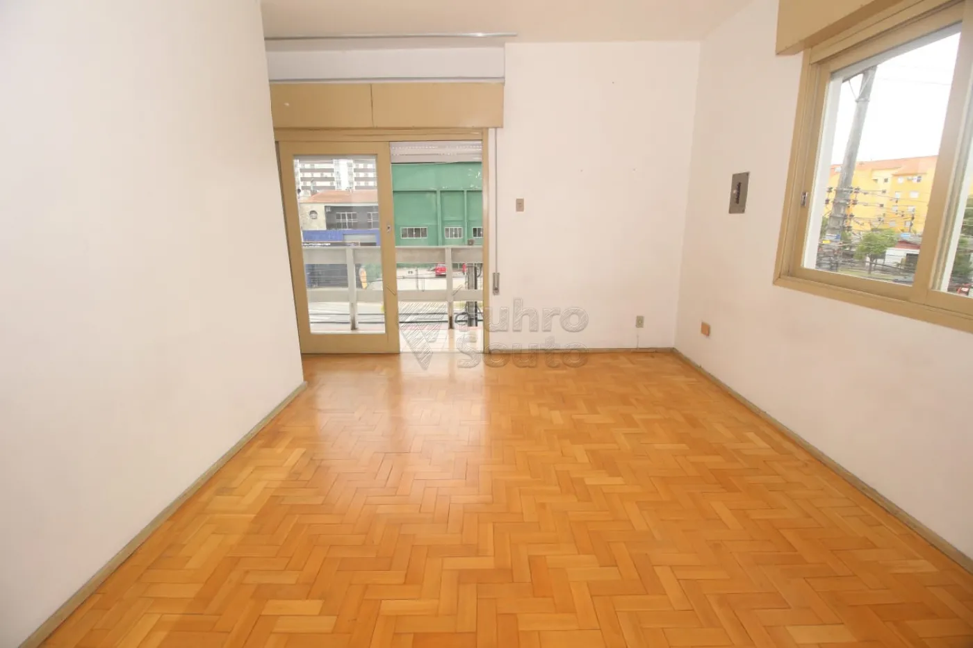 Alugar Apartamento / Fora de Condomínio em Pelotas R$ 1.900,00 - Foto 1