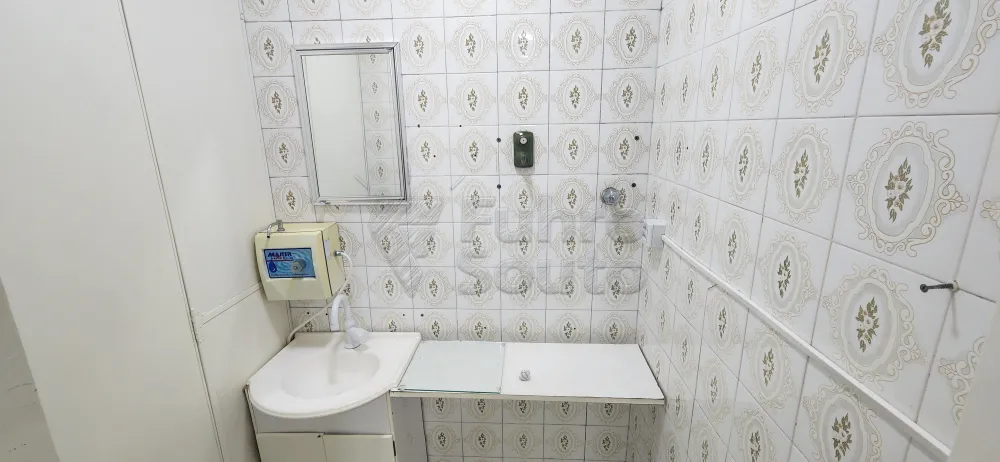 Alugar Comercial / Sala em Condomínio em Pelotas R$ 150,00 - Foto 4