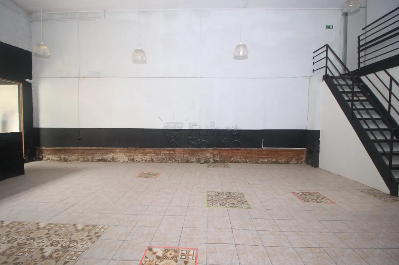 Alugar Comercial / Prédio em Pelotas R$ 4.500,00 - Foto 2