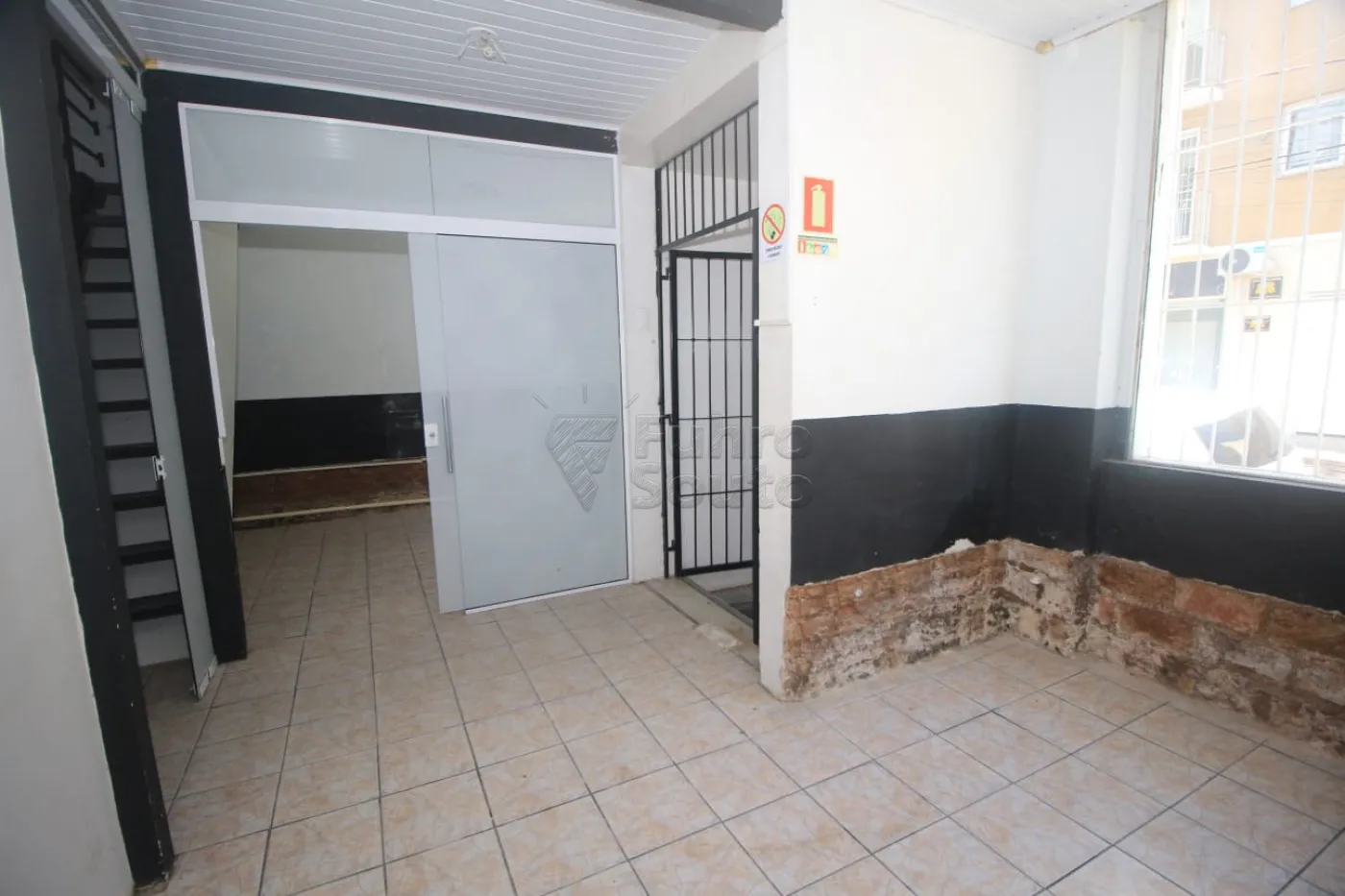 Alugar Comercial / Prédio em Pelotas R$ 4.500,00 - Foto 7