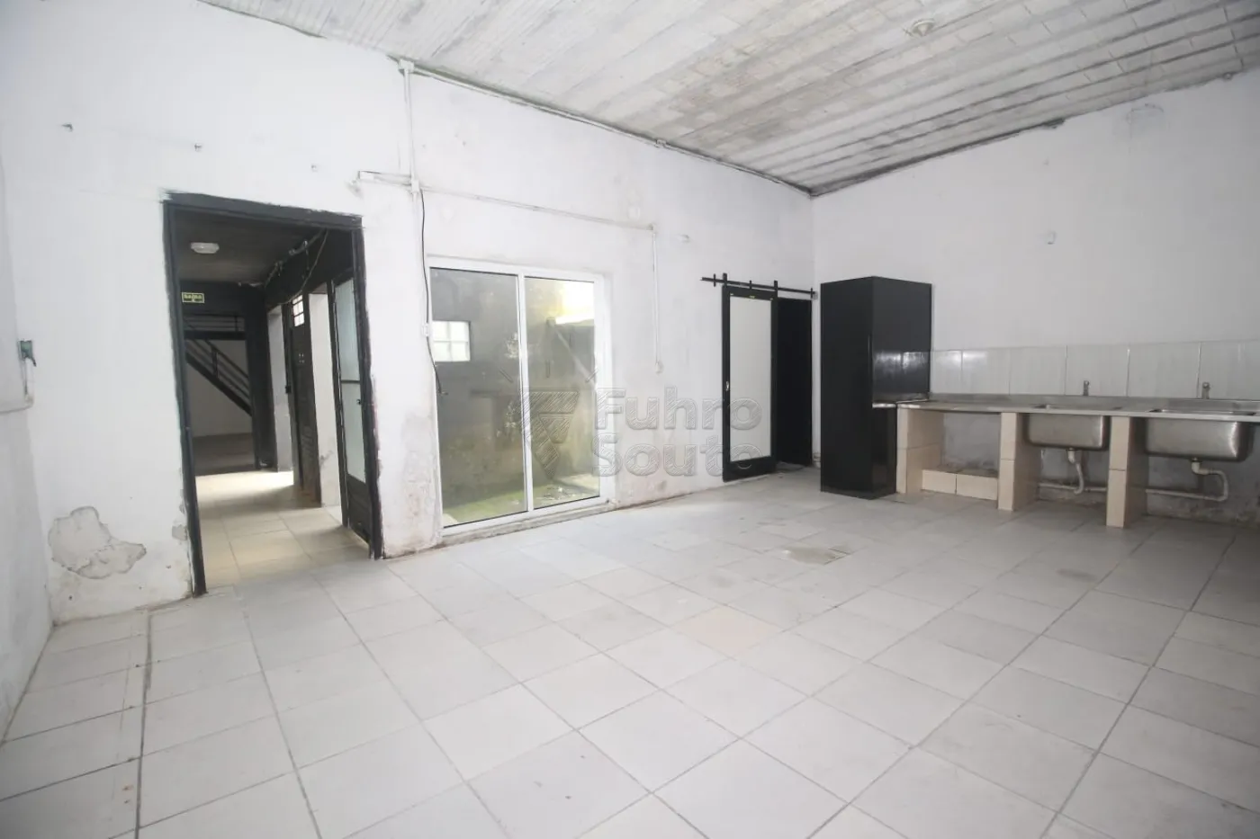 Alugar Comercial / Prédio em Pelotas R$ 4.500,00 - Foto 24