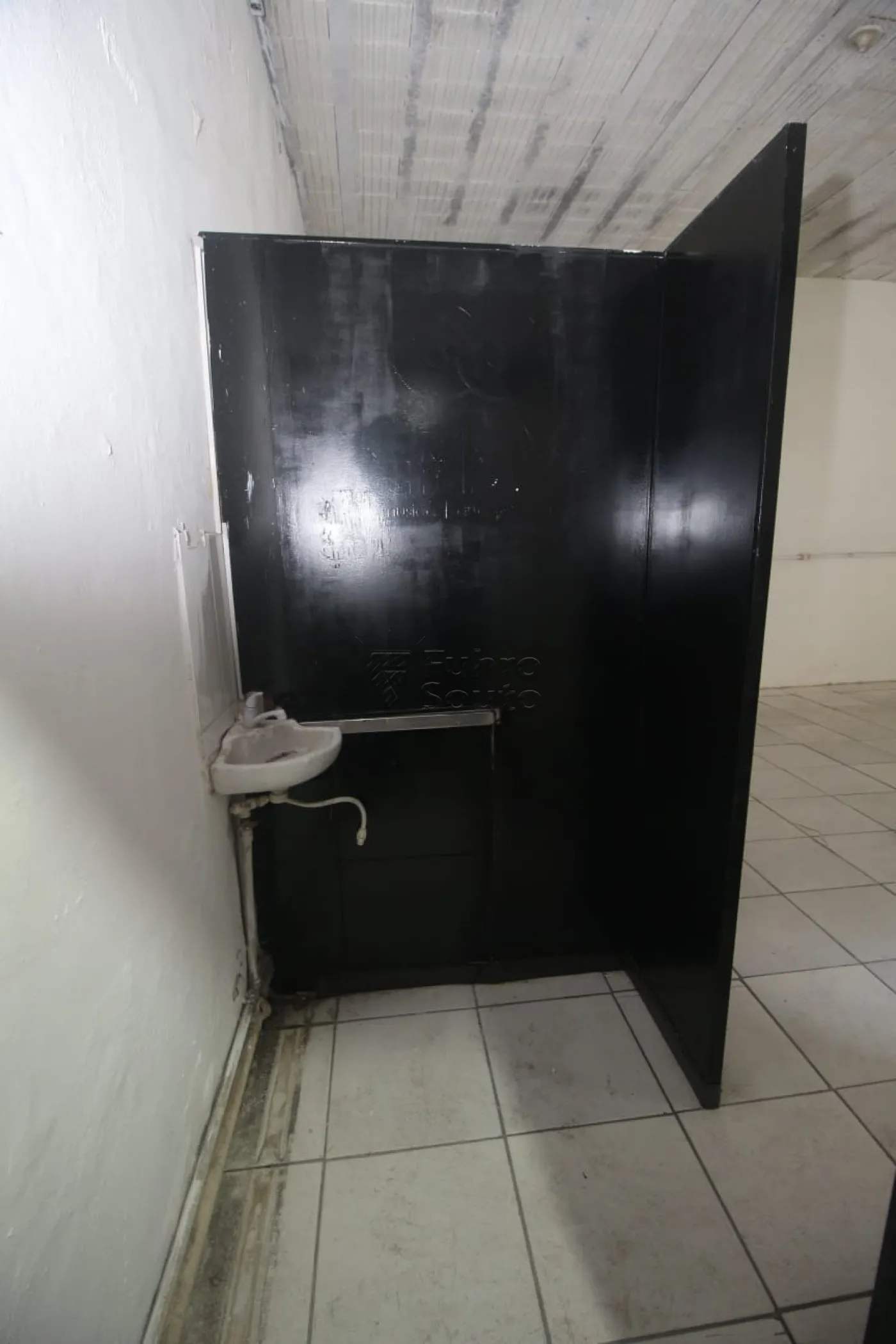 Alugar Comercial / Prédio em Pelotas R$ 4.500,00 - Foto 29