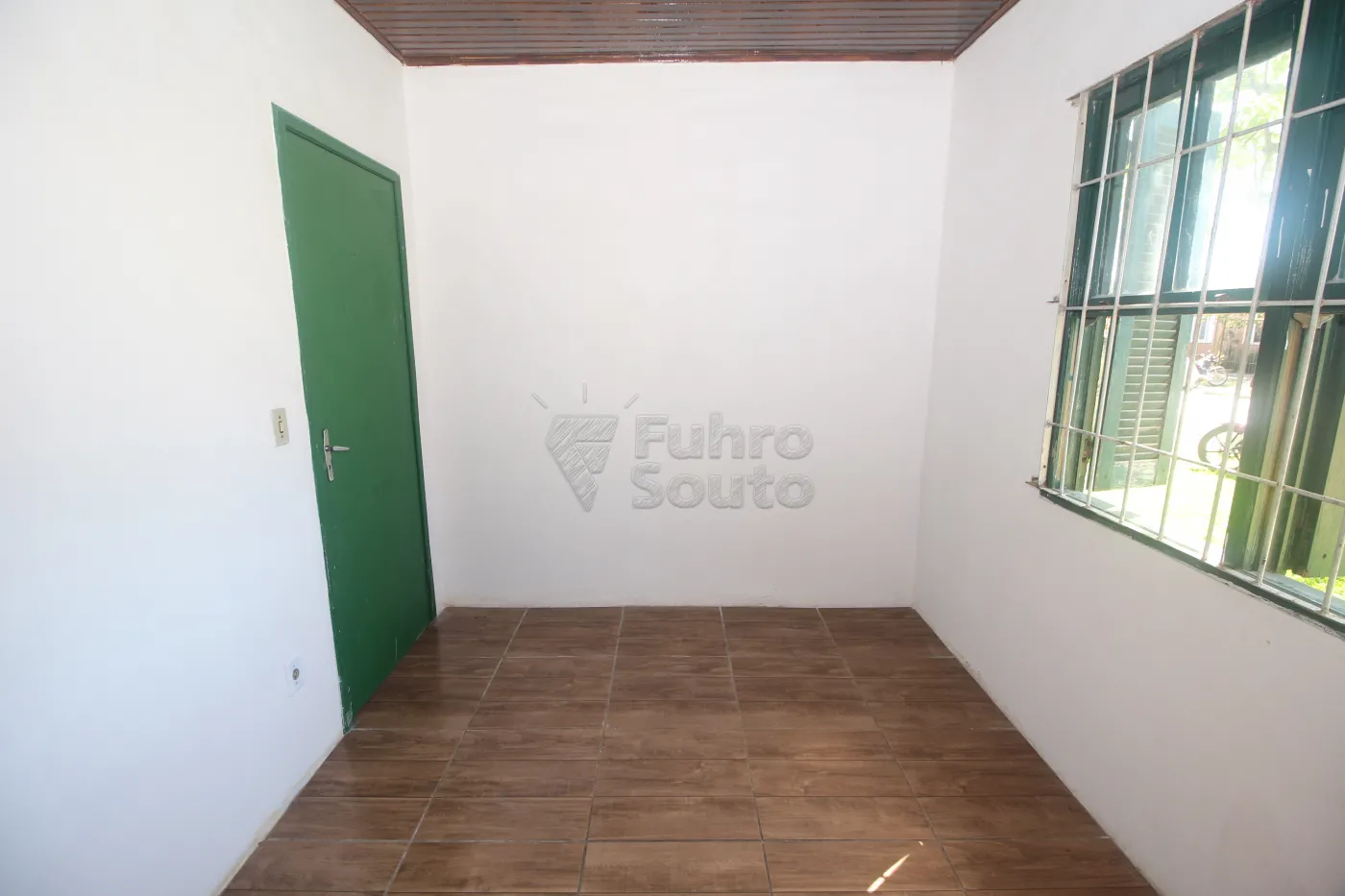 Alugar Casa / Padrão em Pelotas R$ 900,00 - Foto 9