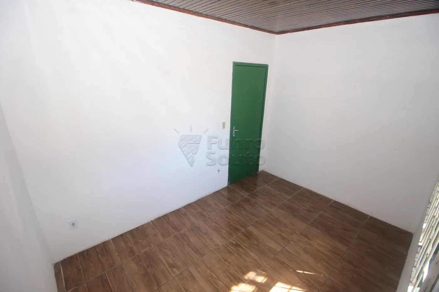 Alugar Casa / Padrão em Pelotas R$ 900,00 - Foto 10