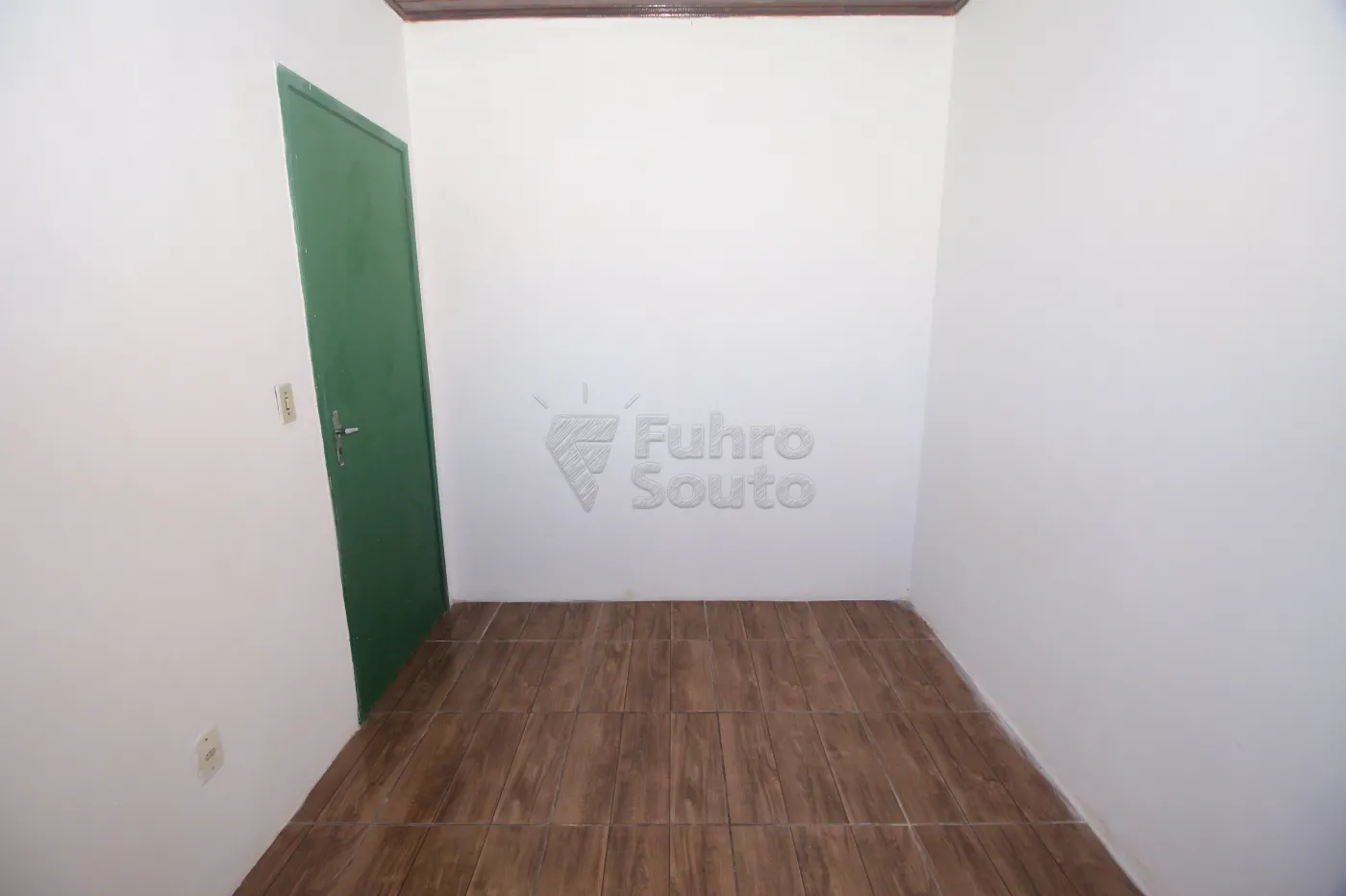Alugar Casa / Padrão em Pelotas R$ 900,00 - Foto 16